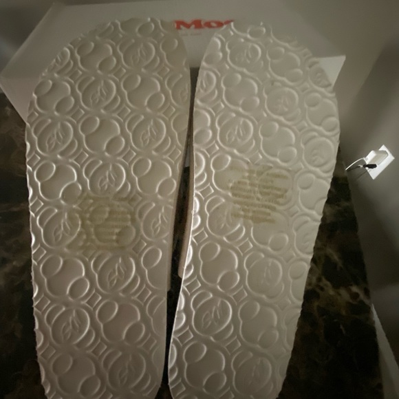 Soft Moc sandals. NWT - Picture 3 of 5